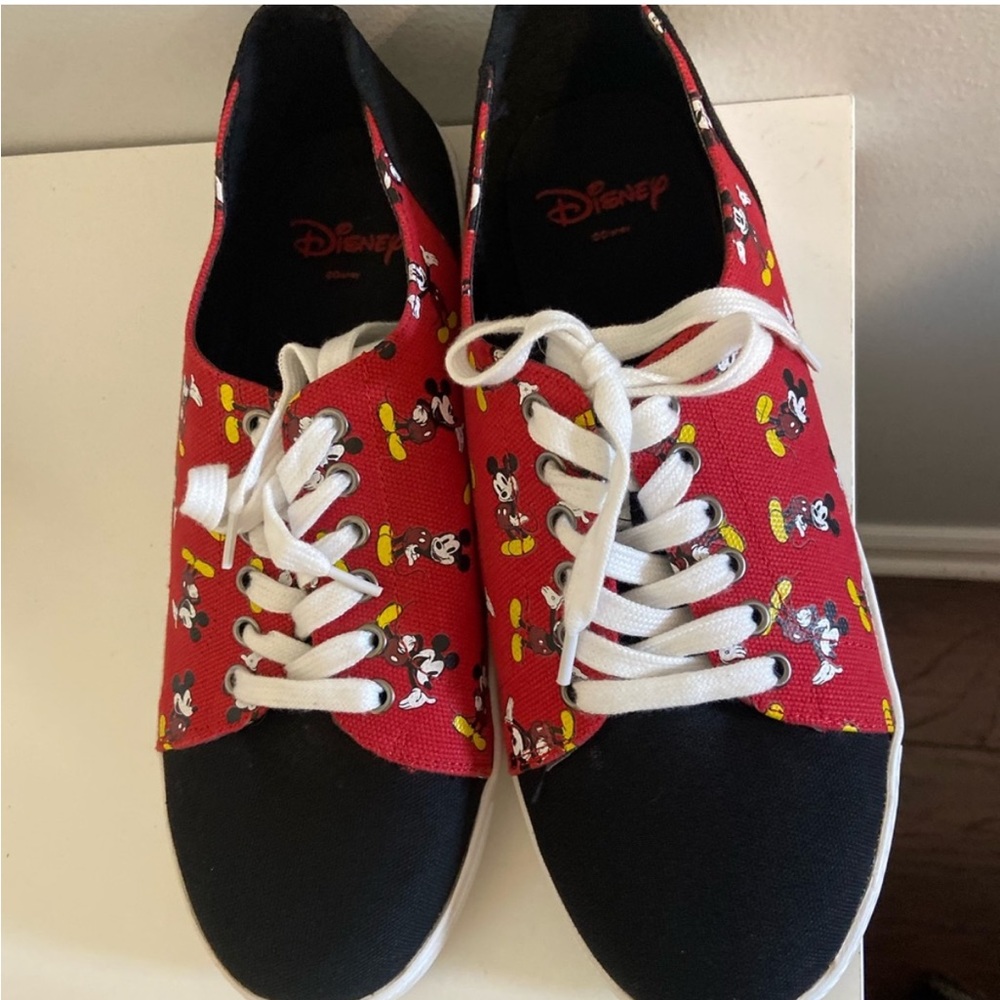Disney Mickey Mouse Red & Black Canvas Lace-Up Casual Sneakers Size 11‎